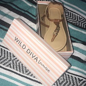 Super cute and comfy sandals !